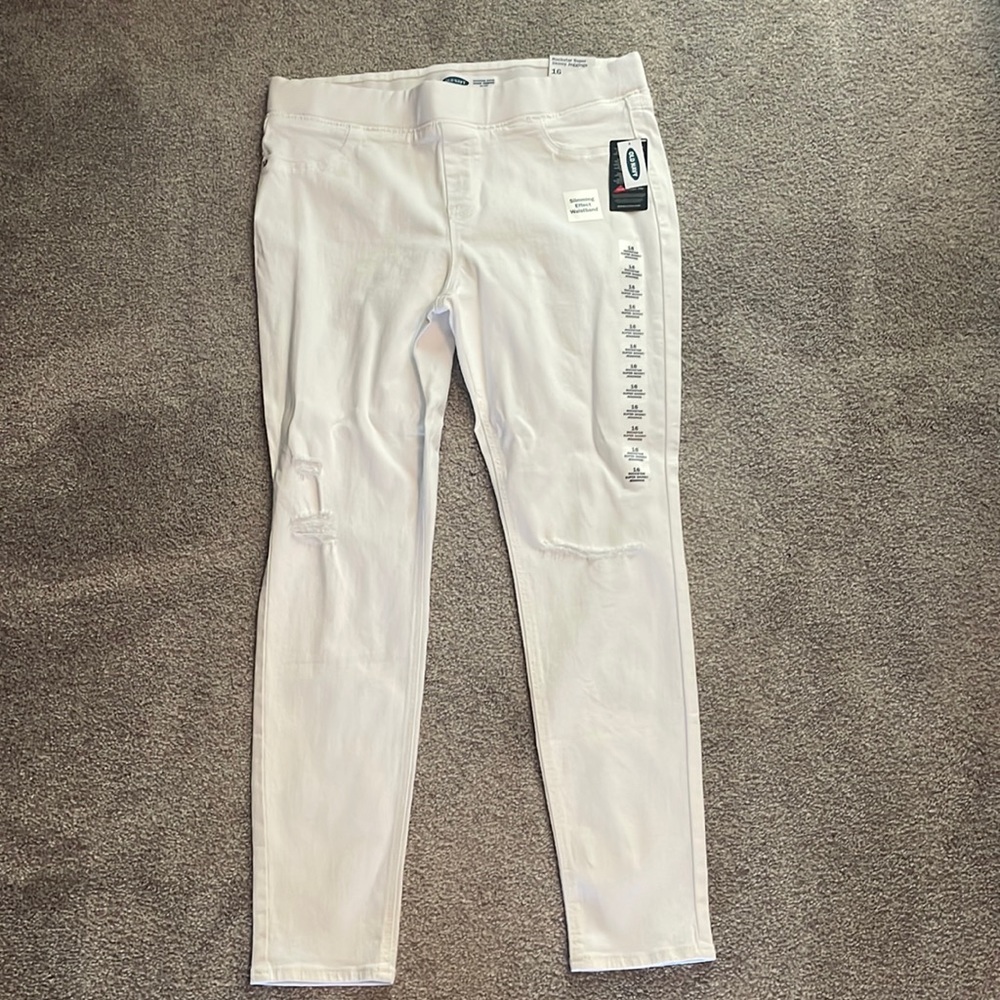 Mid rise, slimming waistband rockstar jeans